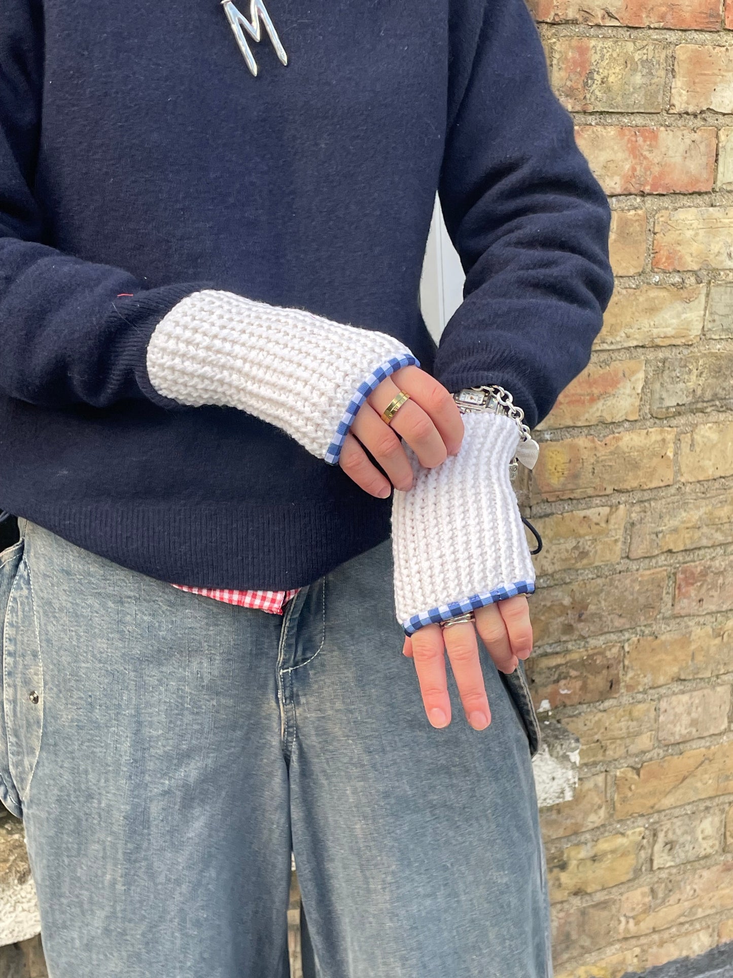 Indigo Blue knit mittens